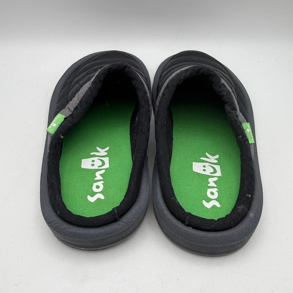 Sanuk Puff N Chill Slippers Youth 2 Black Grey Quilted Puffer Mule Bedroom Shoes